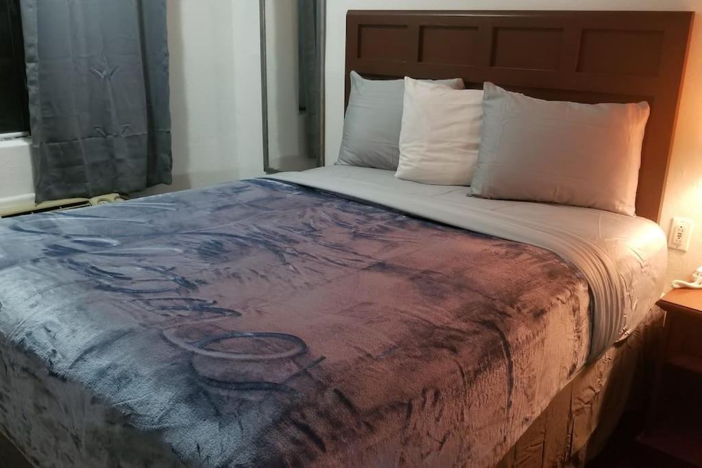 Hotel King Bed Hotel Room 114 Booking Stillwater Kültér fotó